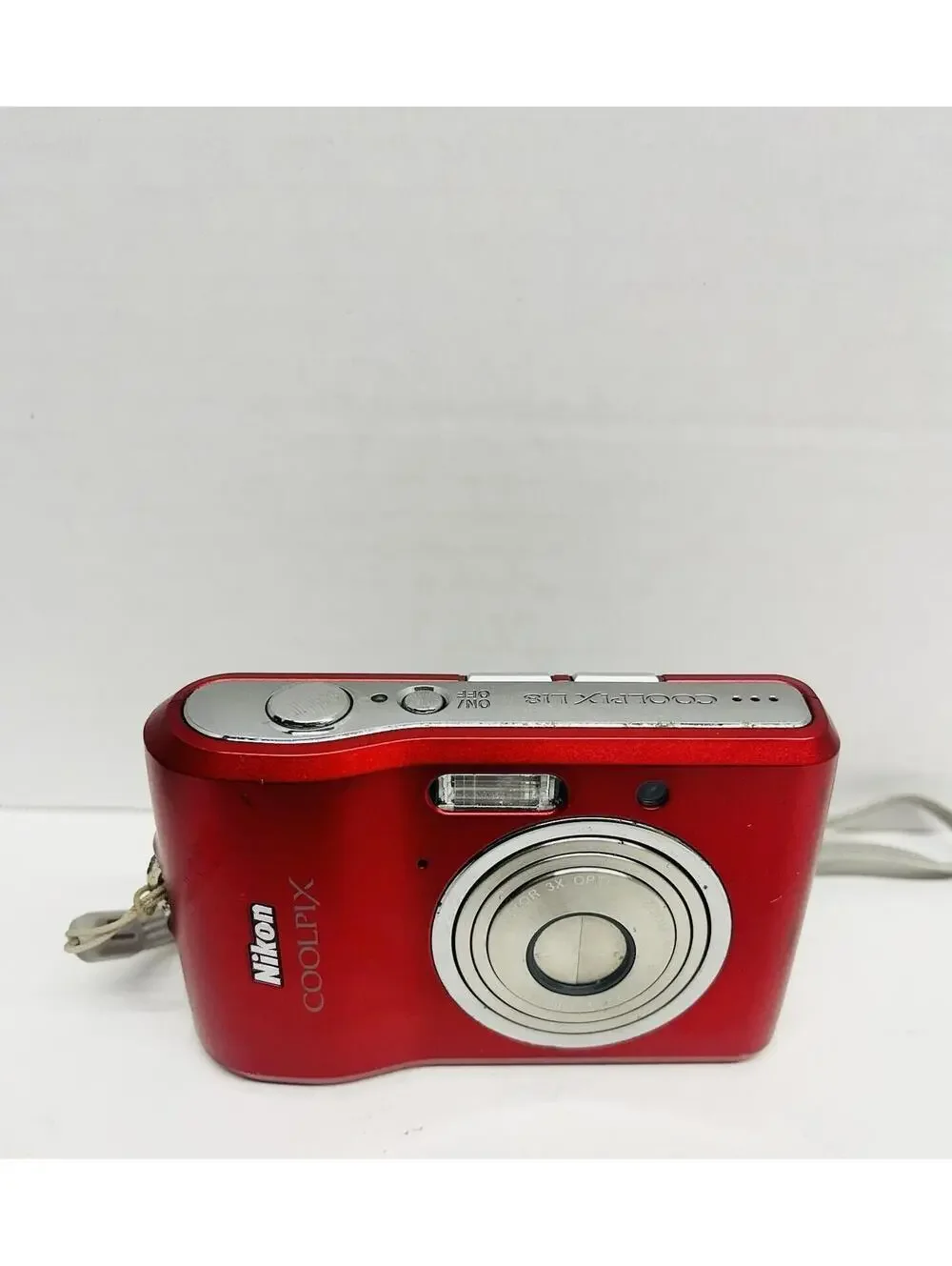 Nikon COOLPIX L18 8.0MP Digital Camera - For Parts
